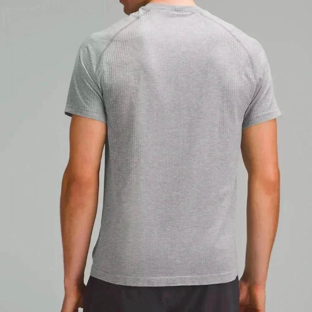 Lululemon Men’s Metal Vent Tech Short-Sleeve Shirt - Picture 3 of 6